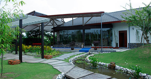 Nhà hàng Huyền Trúc